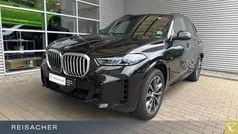 Saphirschwarz metallic Gebraucht 2024 BMW X5 Comfort Edition SUV | 79.992 € (Superpreis)
