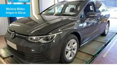 Grau Gebraucht 2021 VW Golf VIII Life Kombi | 21.780 € (Fairer Preis)