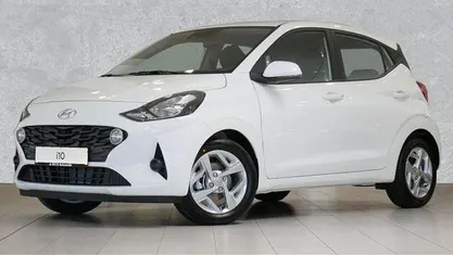 Gebraucht Hyundai i10 Trend 84 PS (61 kW) 2022 Polar white / sol Kleinwagen