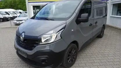 Używany Renault Trafic Komfort 140 KM (102 kW) 2015 Szary Minivan