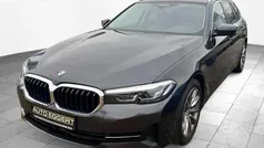 Grau Gebraucht 2021 BMW 520 Performance Kombi | 27.450 € (Fairer Preis)