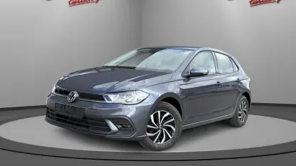 Gebraucht VW Polo Life 116 PS (85 kW) 2023 Rauchgrau metallic Kleinwagen