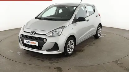 Gebraucht Hyundai i10 GO! 67 PS (49 kW) 2018 Silber Kleinwagen