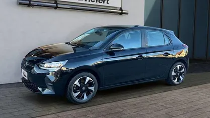 Second-hand Opel Corsa-e Edition 100 kW (136 CP) 2022 Unbekannt (metallic) Hatchback