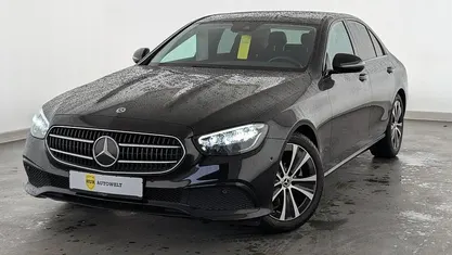 Gebraucht Mercedes E200 Avantgarde 197 PS (144 kW) 2022 Schwarz Limousine