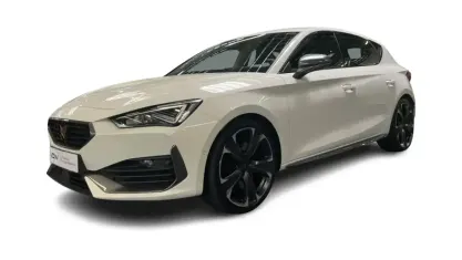 Używany Cupra Leon VZ 180 KM (132 kW) 2024 Biały Sedan/Limuzyna