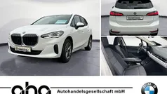 Weiß Gebraucht 2024 BMW 218 Active Tourer Van / Kleinbus | 28.990 € (Guter Preis)