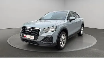 Usado Audi Q2 Comfort 150 HP (110 kW) 2025 Cinzento SUV