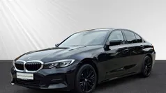 Schwarz Gebraucht 2021 BMW 318 Sport Line Limousine | 27.998 € (Fairer Preis)