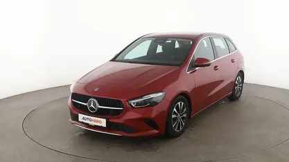 Rot Gebraucht 2024 Mercedes B180 Progressive Van / Kleinbus | 26.610 € (Superpreis)