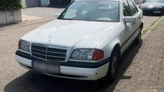 Weiß Gebraucht 1998 Mercedes C180 Classic Limousine | 1.500 €