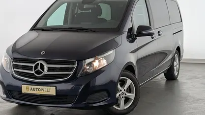 Gebraucht Mercedes V220 163 PS (119 kW) 2019 Cavansitblau Van / Kleinbus
