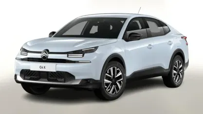 Neu Citroën C4 X 131 PS (96 kW) 2025 Okenitweiß metallic SUV