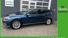 Aquamarinblau metallic Gebraucht 2020 VW Passat Elegance Kombi | 27.450 € (Fairer Preis)