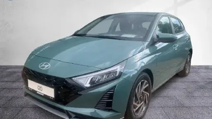 Neu Hyundai i20 Trend 90 PS (66 kW) 2025 Grün Kleinwagen