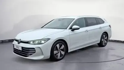 Gebraucht VW Passat Elegance 150 PS (110 kW) 2025 Weiß Kombi