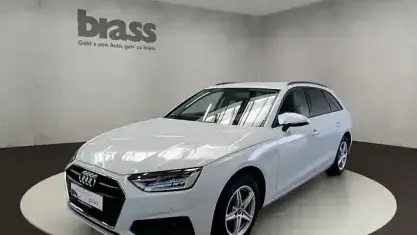 Gebraucht Audi A4 163 PS (119 kW) 2023 Gletscherweiß metallic Kombi
