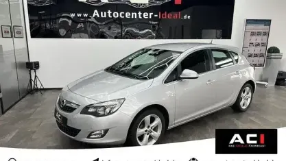 Occasion Opel Astra Sport 140 ch (102 kW) 2011 Argent Berline