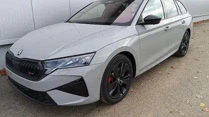 Gebraucht 2025 Skoda Octavia RS Kombi | 41.890 € (Fairer Preis)