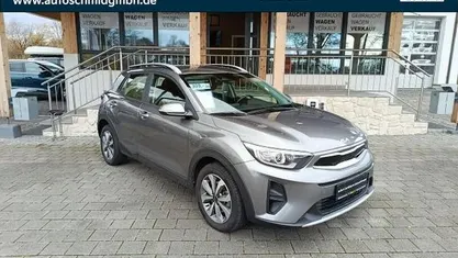 Grau Gebraucht 2024 Kia Stonic Vision SUV | 20.990 € (Fairer Preis)
