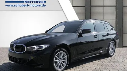 Schwarz Gebraucht 2025 BMW 320 Comfort Edition Kombi | 48.450 € (Teuer)