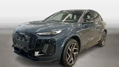 Neu Audi Q6 e-tron Business 225 kW (306 PS) 2026 Plasmablau SUV