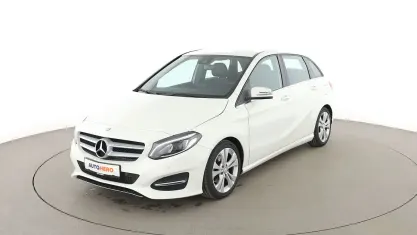 Gebraucht Mercedes B180 Urban 122 PS (89 kW) 2016 Weiß Kleinwagen