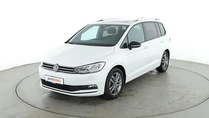 Weiß Gebraucht 2022 VW Touran Active Van / Kleinbus | 30.590 € (Fairer Preis)