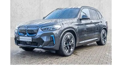 Grau Gebraucht 2022 BMW iX3 Impressive SUV | 38.990 € (Fairer Preis)