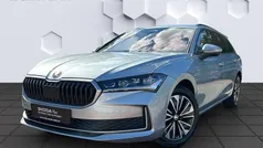Rot Gebraucht 2024 Skoda Superb Kombi | 36.820 € (Fairer Preis)