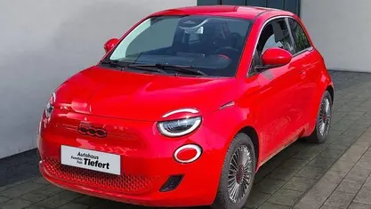 Gebraucht Fiat 500e Red 86 kW (118 PS) 2022 Kleinwagen