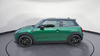 Gebraucht Mini Cooper SE Classic 135 kW (184 PS) 2023 Grün Kleinwagen