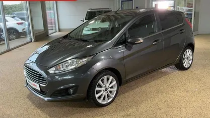 Grau Gebraucht 2017 Ford Fiesta Titanium Limousine | 8.830 € (Fairer Preis)