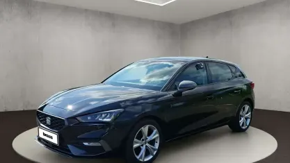 Gebraucht Seat Leon FR 131 PS (96 kW) 2021 Midnight schwarz metallic Limousine