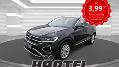 Deep black perleffekt (metallic) Gebraucht 2023 VW T-Roc Style SUV | 28.300 € (Fairer Preis)