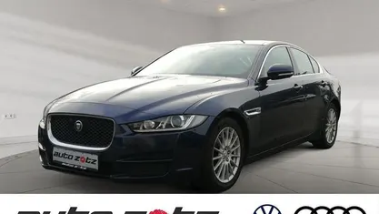 Blau Gebraucht 2016 Jaguar XE Prestige Limousine | 16.990 € (Etwas zu teuer)