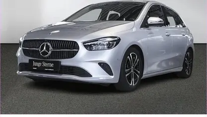 Gebraucht Mercedes B200 Progressive 163 PS (119 kW) 2024 Lack hightechsilber Van / Kleinbus