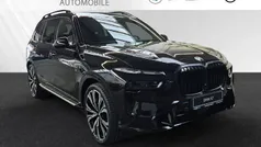 Saphirschwarz metallic Neu 2025 BMW X7 M Sport SUV | 113.990 € (Fairer Preis)