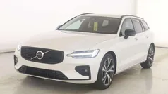 Crystal white pearl / metallic Gebraucht 2024 Volvo V60 Plus Kombi | 39.990 € (Fairer Preis)