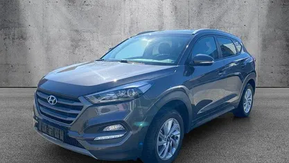 Gebraucht Hyundai Tucson 132 PS (97 kW) 2017 Grau/braun SUV