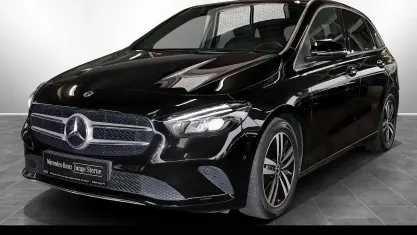 Gebraucht Mercedes B180 136 PS (100 kW) 2021 Unilack nachtschwarz Kleinwagen