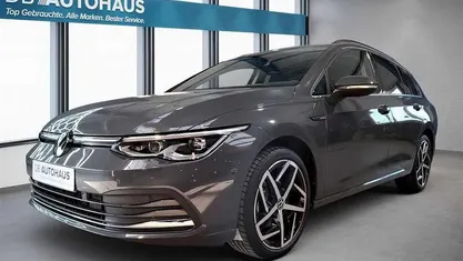 Grau Gebraucht 2023 VW Golf VIII Style Kombi | 27.680 € (Fairer Preis)