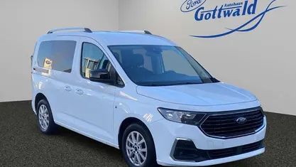 Frostweiß Gebraucht 2023 Ford Tourneo Connect Titanium Van / Kleinbus | 24.990 € (Fairer Preis)