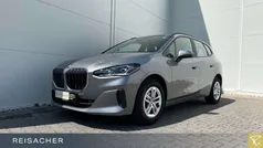 Skyscraper grau metallic Gebraucht 2024 BMW 218 Van / Kleinbus | 29.949 € (Fairer Preis)