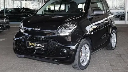 Gebraucht Smart ForTwo Coupé 60 kW (82 PS) 2022 Bodypanels in black Kleinwagen