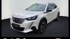 Lack weiss perlglänzend/typ au Gebraucht 2022 Peugeot e-2008 Allure SUV | 18.490 € (Guter Preis)