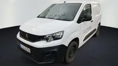 Weiss icy Gebraucht 2023 Peugeot Partner Premium Van / Kleinbus | 15.990 € (Superpreis)