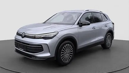 Gebraucht VW Tiguan Goal 150 PS (110 kW) 2024 Oyster silver SUV