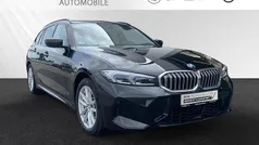 Saphirschwarz metallic Gebraucht 2024 BMW 330 M Sport Kombi | 43.800 € (Fairer Preis)