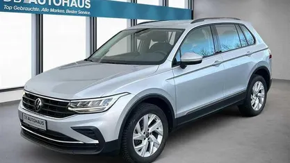 Gebraucht VW Tiguan Life 150 PS (110 kW) 2022 Silber SUV